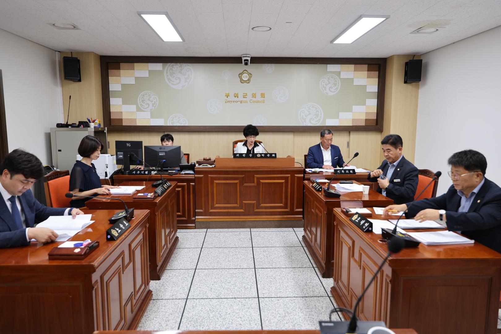 제303회 부여군의회 임시회 회기중 제1차 총무위원회